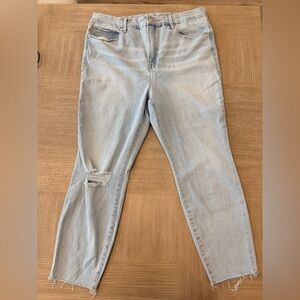 Good American Light Wash Distressed Jeans Size 18
